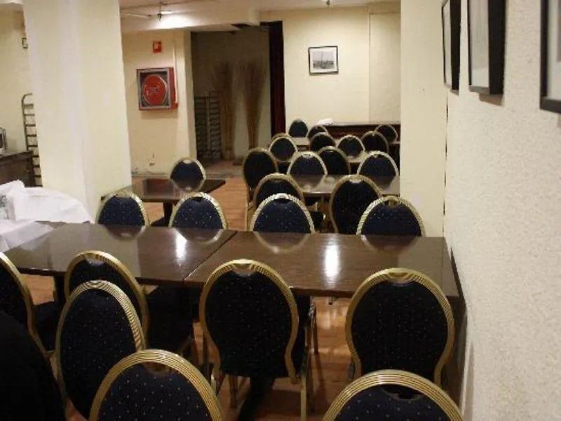 Hostal Abrevadero Barcelona 2*,  Spain