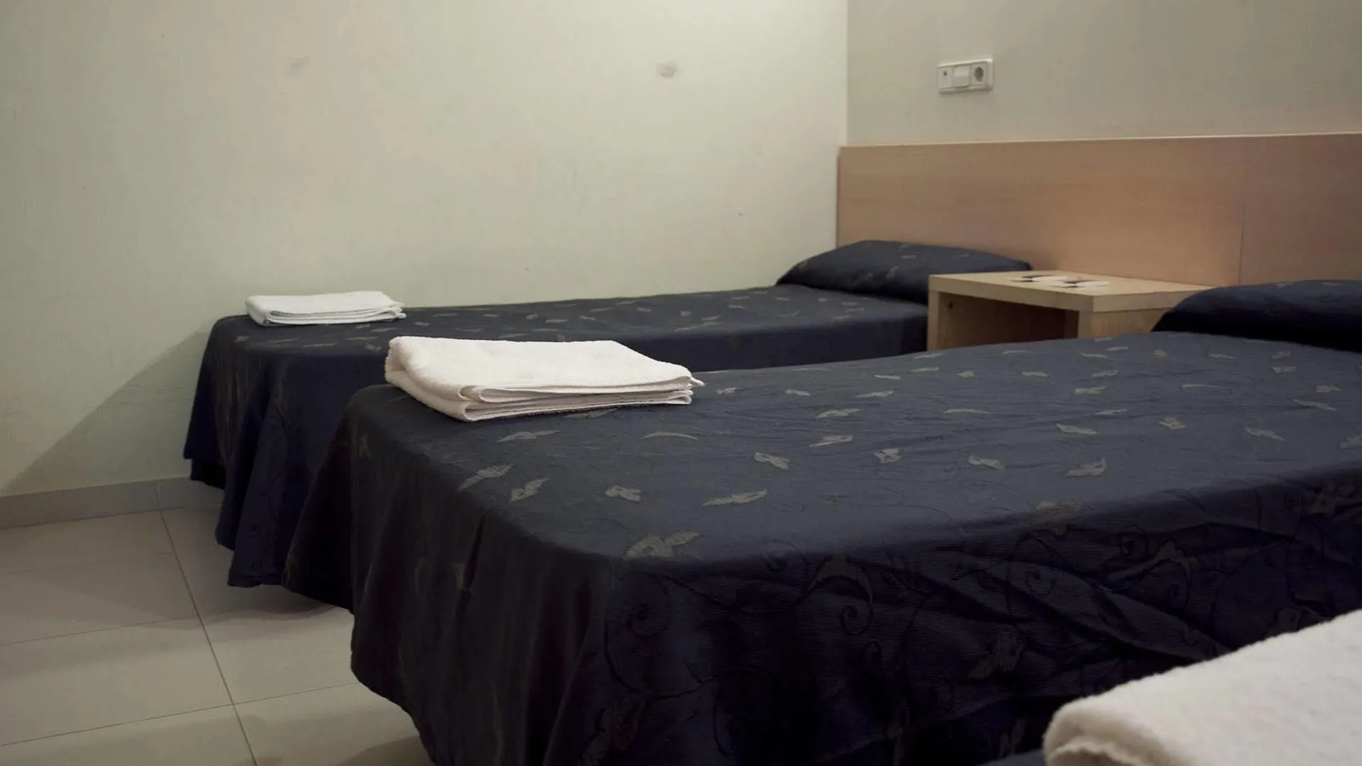 Hostal Abrevadero Barcelona Guest house